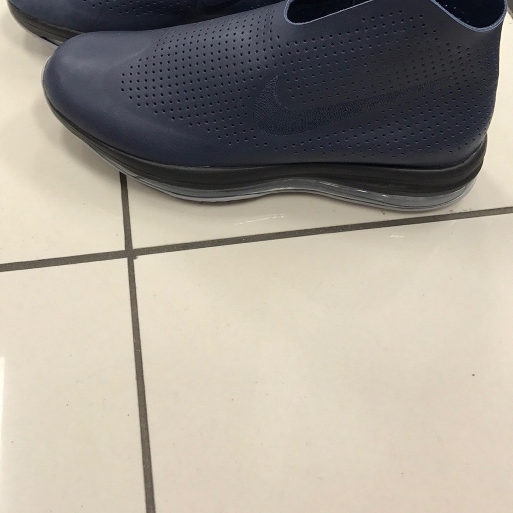 New! *Last Pair !* Nike Women's Modairna in Navy - Picture 6 of 8